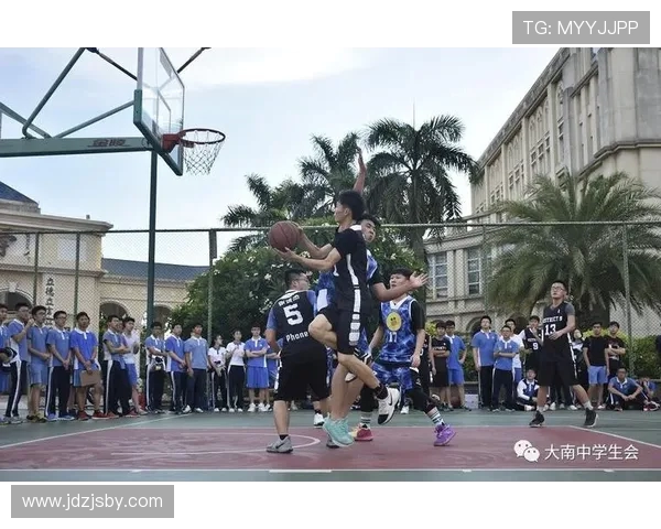 热血终章！东城二小毕业生篮球赛燃爆校园，书写青春告别战(1)